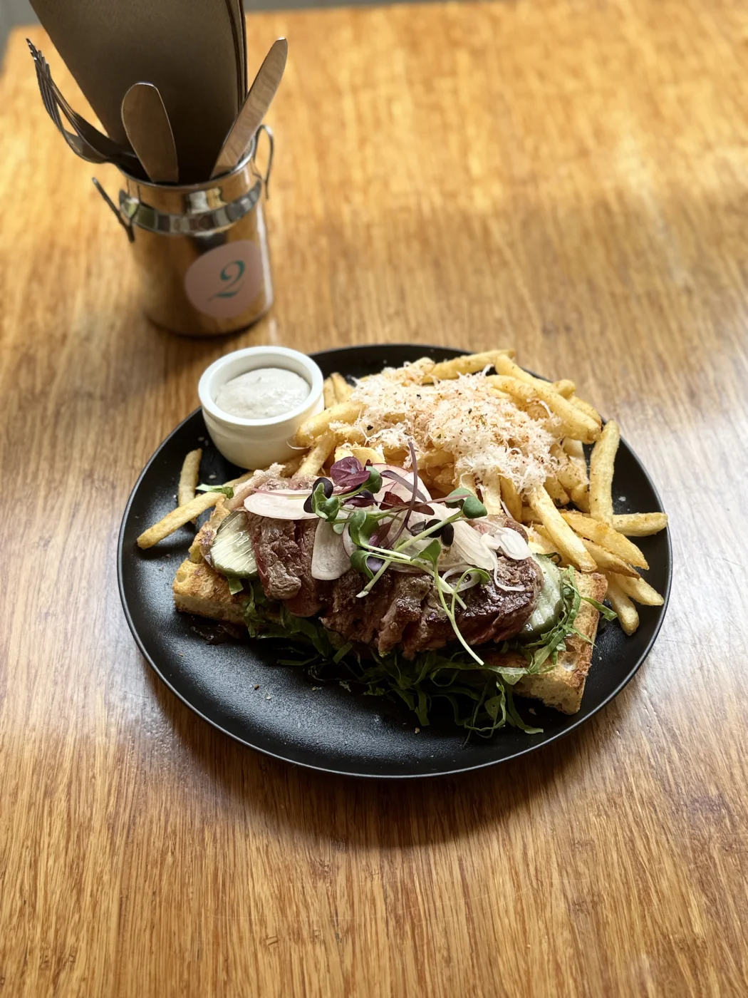 Steak sandwich with shoestring fries